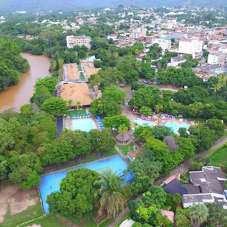 מלגאר Hotel Guadaira Resort מראה חיצוני תמונה